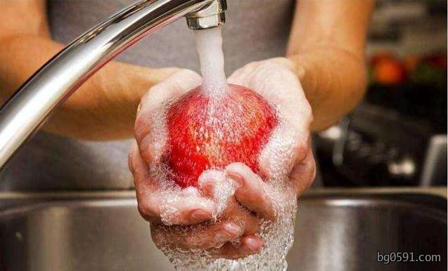 如何清洗水果 才能除残留农药
