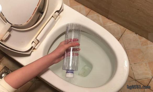 每天都要使用的马桶堵了怎么办?怕什么,这几招帮你轻松解决!